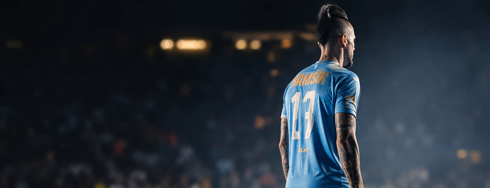 Marek Hamšík in maglia azzurra visto di spalle